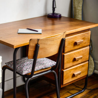 Ensemble de bureau et chaises vintage